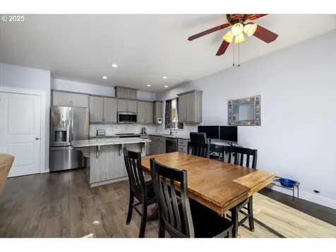 10600 NW 321st Avenue North Plains OR 97133