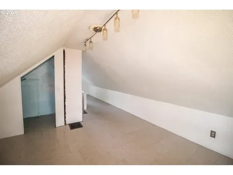 6113 SE 89th Avenue Portland OR 97266