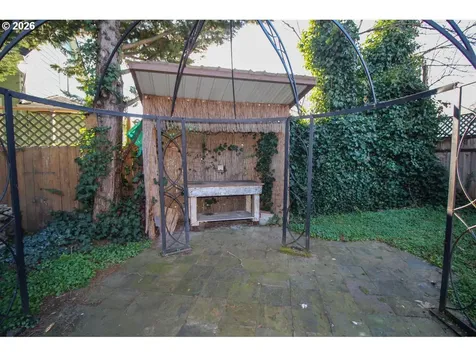 6113 SE 89th Avenue Portland OR 97266