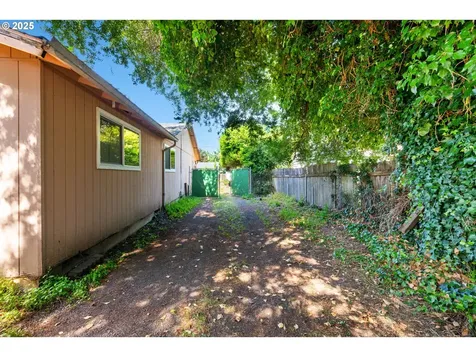2346 SE 90th Avenue Portland OR 97216