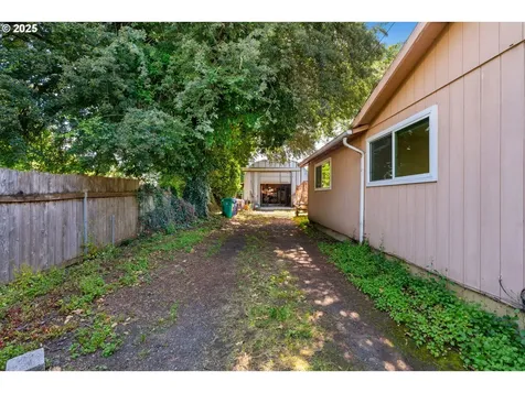 2346 SE 90th Avenue Portland OR 97216