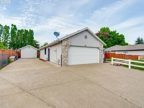 638 S 25th Court Cornelius OR 97113