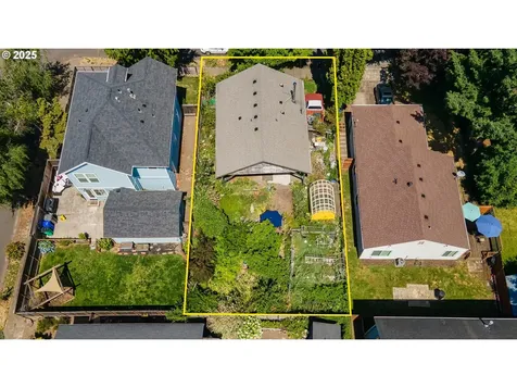 1210 NE Lenore Street Portland OR 97211