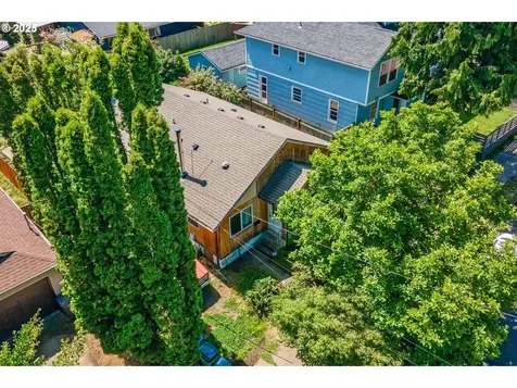 1210 NE Lenore Street Portland OR 97211