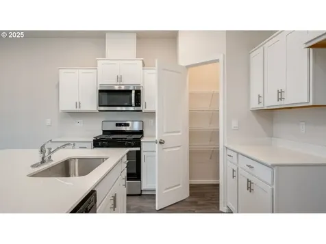 4953 Marr Avenue NE Salem OR 97301