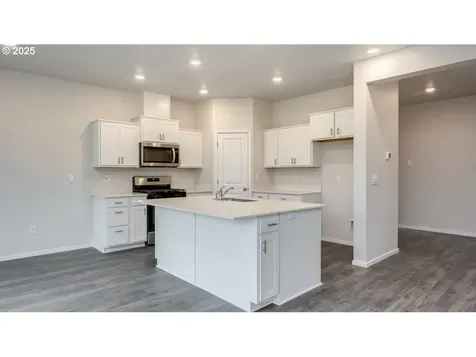 4953 Marr Avenue NE Salem OR 97301