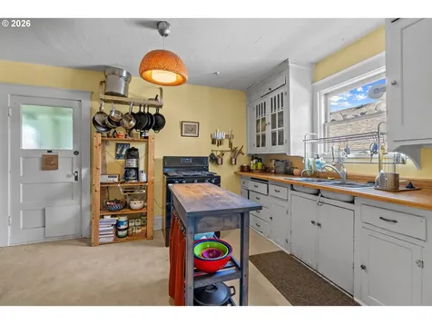 3815 SE 64th Avenue Portland OR 97206