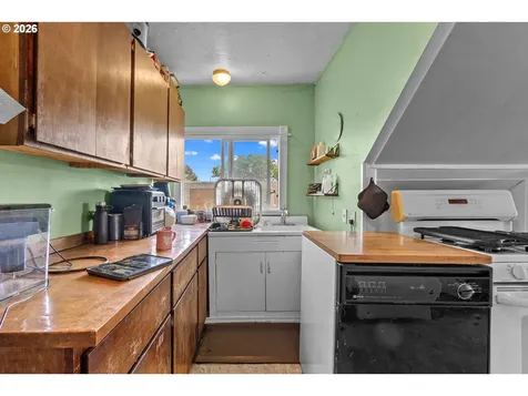 3815 SE 64th Avenue Portland OR 97206