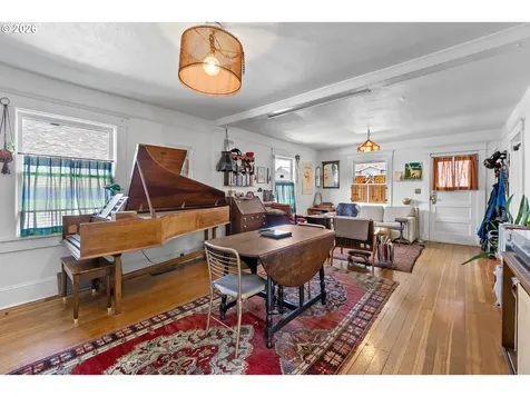 3815 SE 64th Avenue Portland OR 97206