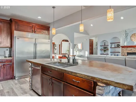 111 Breezeway Drive Longview WA 98632