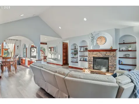 111 Breezeway Drive Longview WA 98632