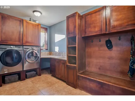 111 Breezeway Drive Longview WA 98632