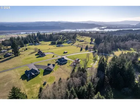 111 Breezeway Drive Longview WA 98632