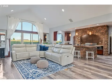 111 Breezeway Drive Longview WA 98632