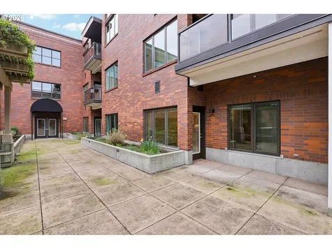 300 W 8th Street Vancouver WA 98660
