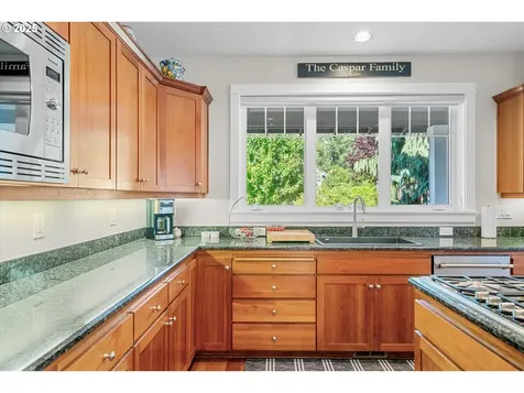 3088 Kensington Court West Linn OR 97068