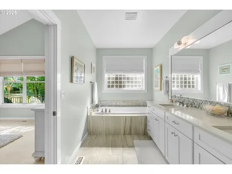 3088 Kensington Court West Linn OR 97068
