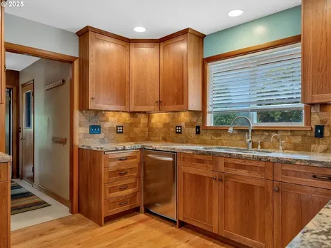 1085 SW Cedar Drive Warrenton OR 97146