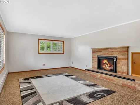 1085 SW Cedar Drive Warrenton OR 97146