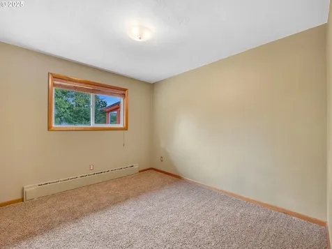 1085 SW Cedar Drive Warrenton OR 97146