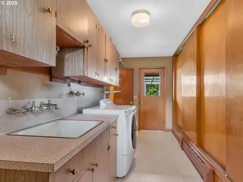 1085 SW Cedar Drive Warrenton OR 97146