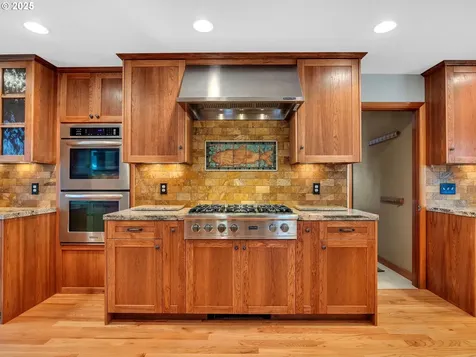 1085 SW Cedar Drive Warrenton OR 97146