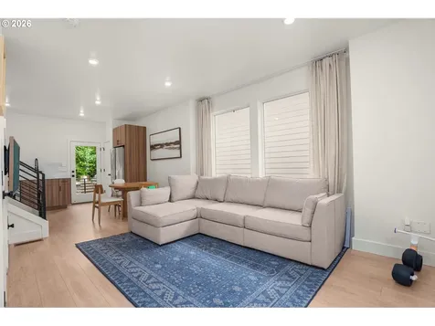 11117 SW 43rd Avenue Portland OR 97219