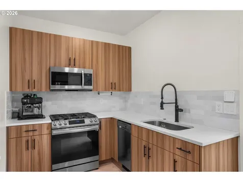 11117 SW 43rd Avenue Portland OR 97219