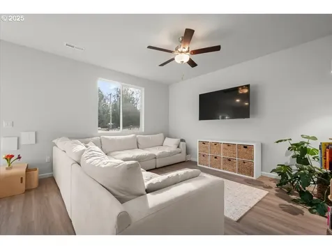 3219 NE 120th Circle Vancouver WA 98686