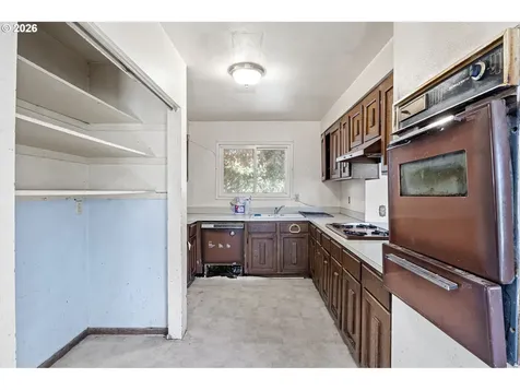 531 NW Harrison Street Canyonville OR 97417