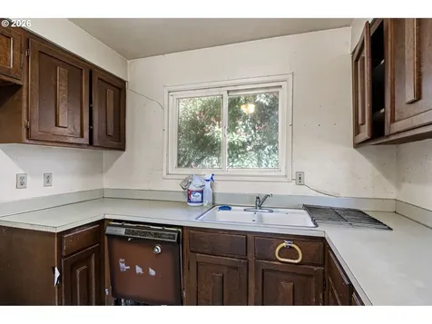 531 NW Harrison Street Canyonville OR 97417
