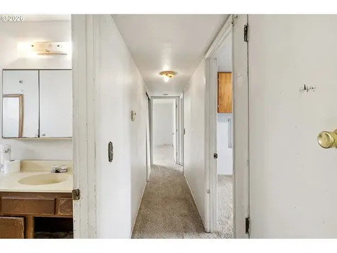 531 NW Harrison Street Canyonville OR 97417