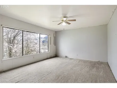 531 NW Harrison Street Canyonville OR 97417