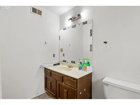 531 NW Harrison Street Canyonville OR 97417