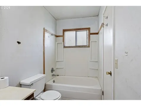 531 NW Harrison Street Canyonville OR 97417