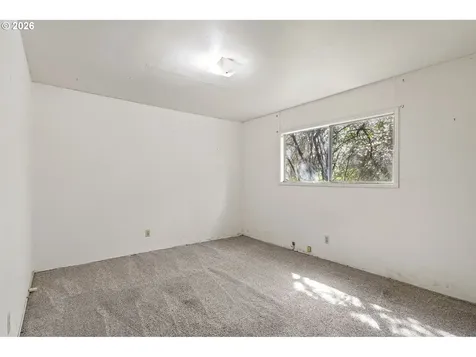 531 NW Harrison Street Canyonville OR 97417