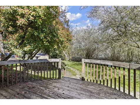 531 NW Harrison Street Canyonville OR 97417