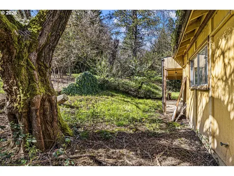 531 NW Harrison Street Canyonville OR 97417