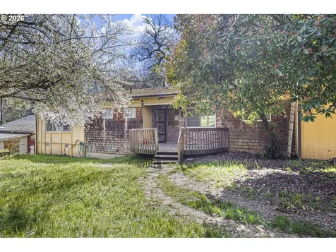 531 NW Harrison Street Canyonville OR 97417