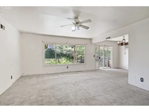 531 NW Harrison Street Canyonville OR 97417