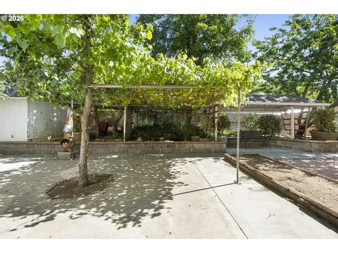 8506 SE Mill Street Portland OR 97216