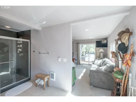 1054 N River Drive Sweet Home OR 97386