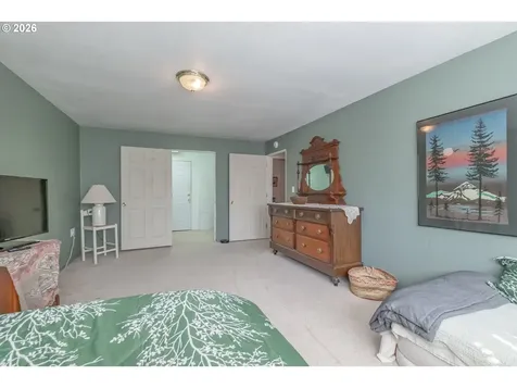 1054 N River Drive Sweet Home OR 97386