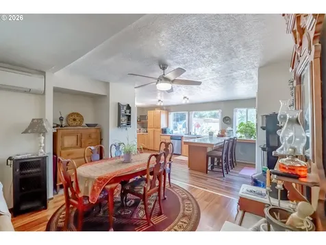 1054 N River Drive Sweet Home OR 97386