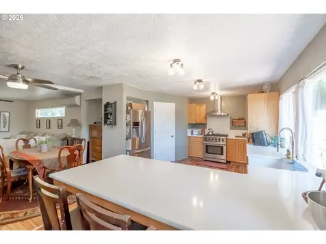 1054 N River Drive Sweet Home OR 97386