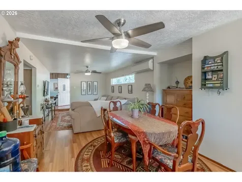 1054 N River Drive Sweet Home OR 97386