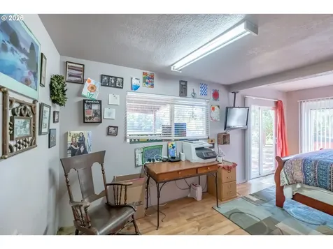 1054 N River Drive Sweet Home OR 97386