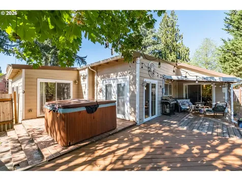 1054 N River Drive Sweet Home OR 97386