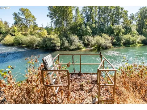 1054 N River Drive Sweet Home OR 97386