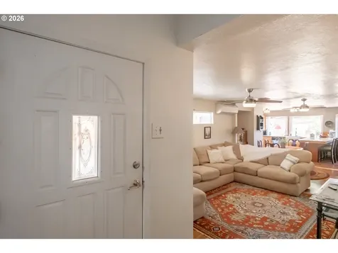 1054 N River Drive Sweet Home OR 97386